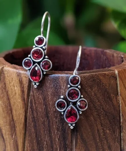 Majanu Red Loop Earring