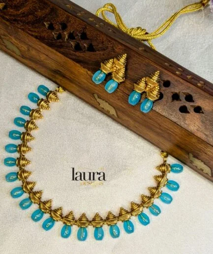 blue choker set